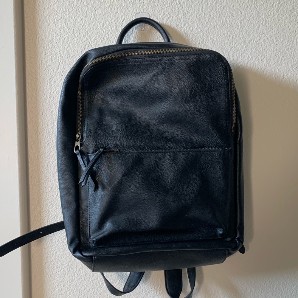 Universal thread backpack